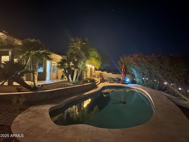 Building Photo - 15759 E Echo Hill Dr
