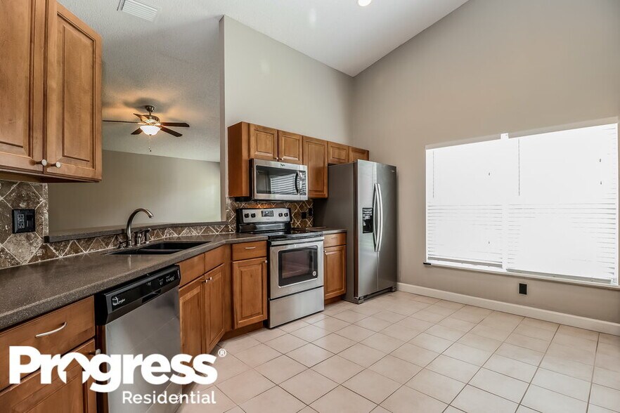 Building Photo - 5803 Taywood Dr