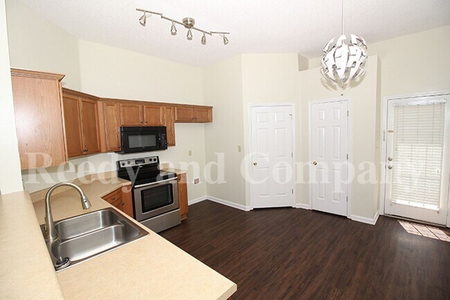 Building Photo - 7063 Parkbrook Ln