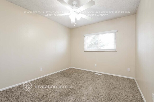 Building Photo - 11242 W 102nd Dr