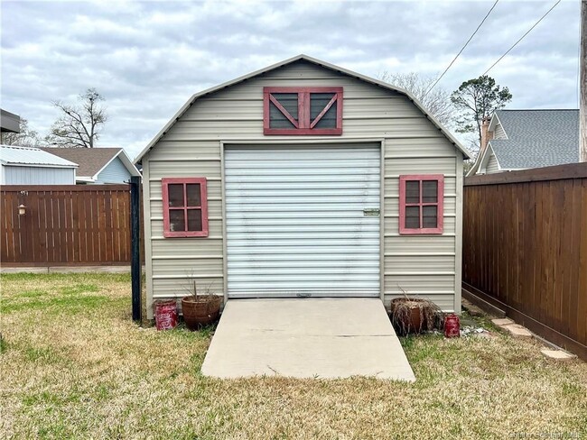 Building Photo - 33 Eucalyptus St