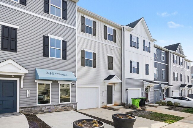 Building Photo - Built 2024 | Modern Townhome Near Fredericksburg – More Space, Better Value