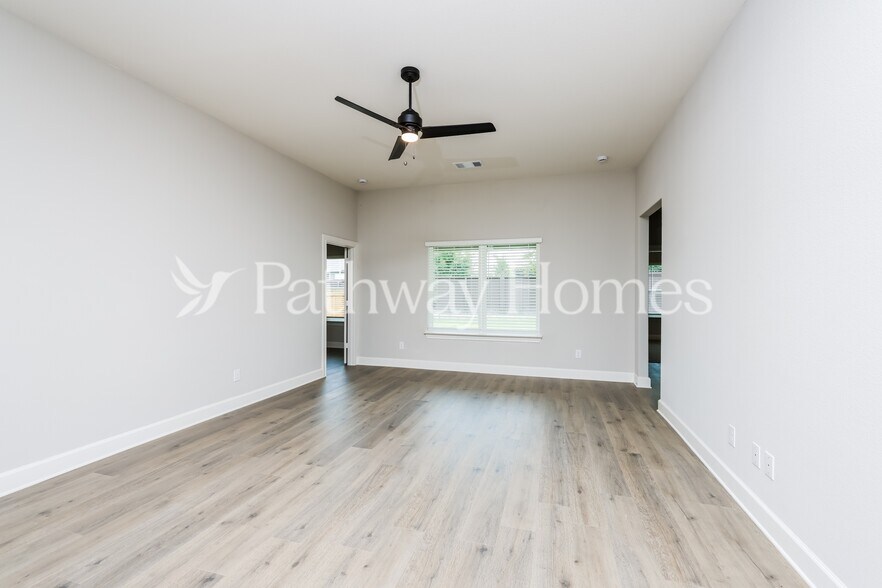 Building Photo - 1037 Costa Vista Trl