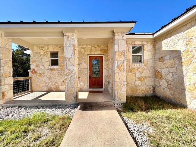 Building Photo - Modern 2 Bed / 2 Bath Home with Stylish Upgrades