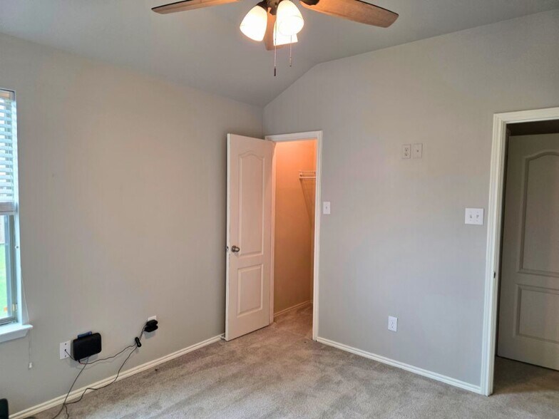 Building Photo - 6320 Spring Ranch Dr