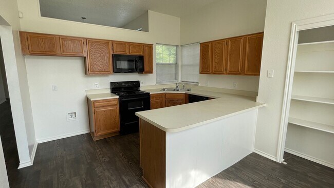 Building Photo - Nice Single Story in Waterford Oaks-Cedar Hill