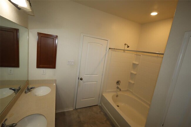 Building Photo - 17009 Gibbons Path