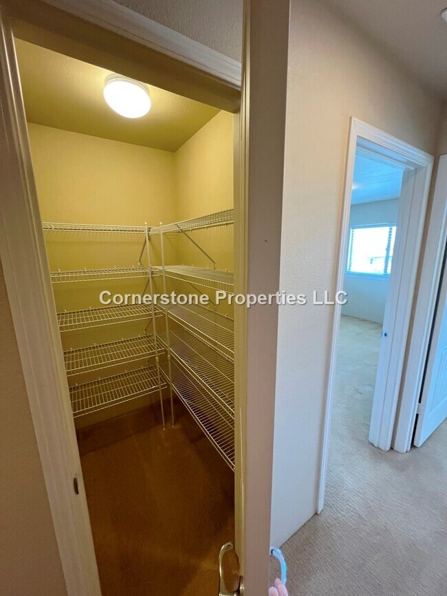 Building Photo - 92-637-637 Welo St