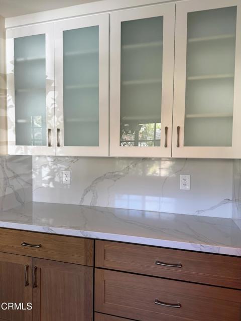 Building Photo - 630 Mercedes Ave