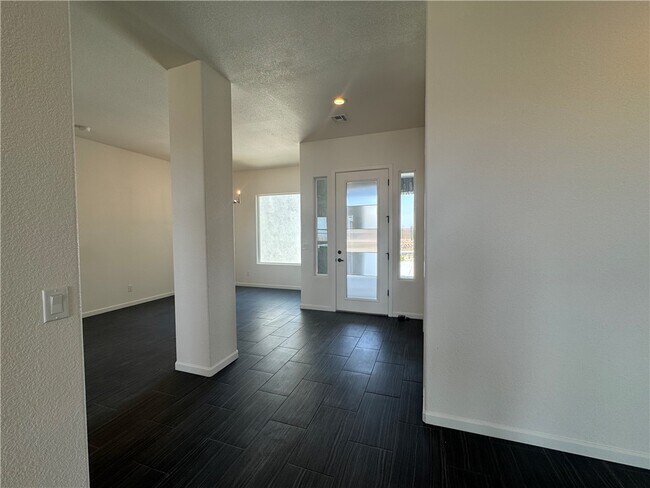 Building Photo - 3040 Fort Mojave Dr