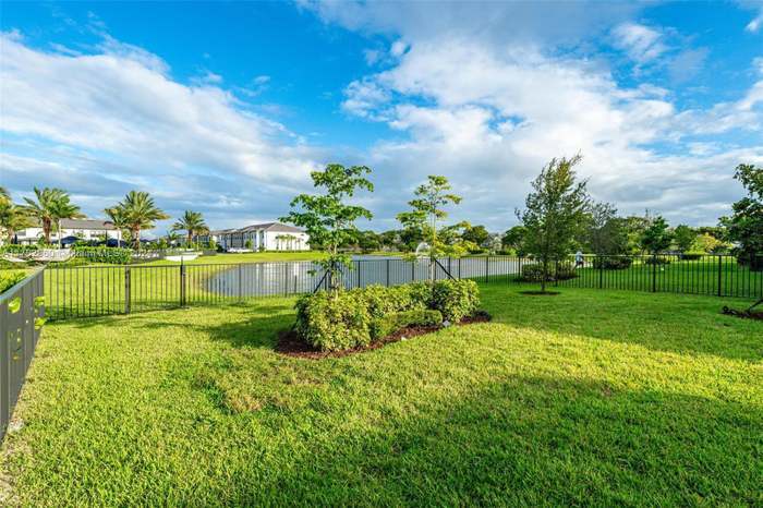 Building Photo - 4470 Gramercy Dr