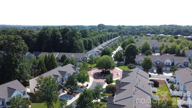 Building Photo - 9007 Bishop Crest Ln