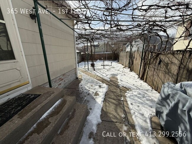 Building Photo - 365 West Ave