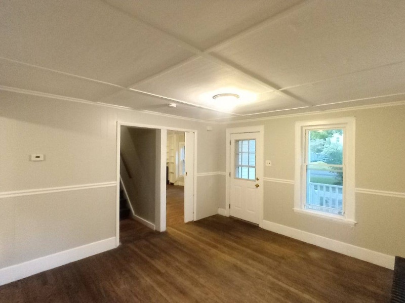 Building Photo - 209 3rd St