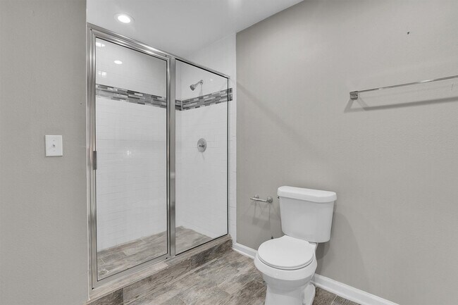 Building Photo - 3535 Balboa Cir