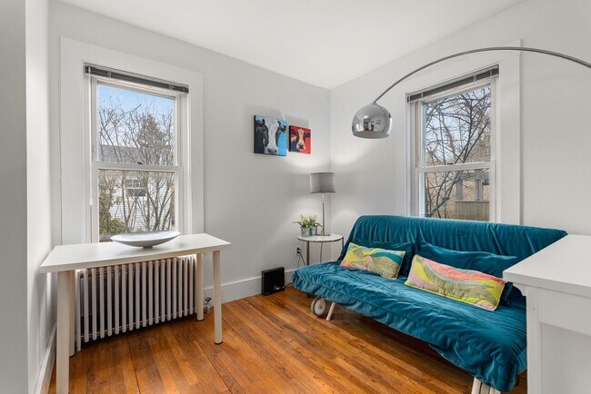 Building Photo - Winter Rental:  Helena House - Utilities Included & Dog-friendly!
