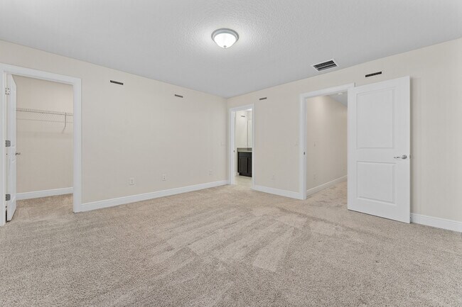 Building Photo - 4758 Kissimmee