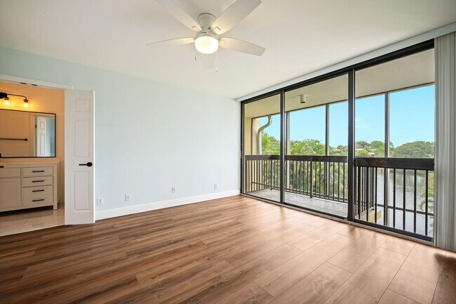 Building Photo - 2800 SW 87th Ave