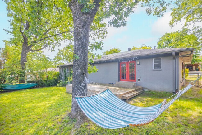 Building Photo - 6304 Ridgecrest Dr