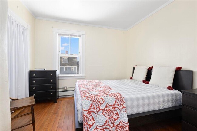 Building Photo - 10 Braman St