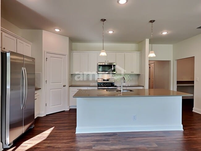 Building Photo - 1675 Soapstone Rd