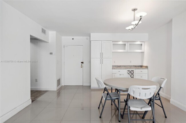 Building Photo - 9511 Collins Ave