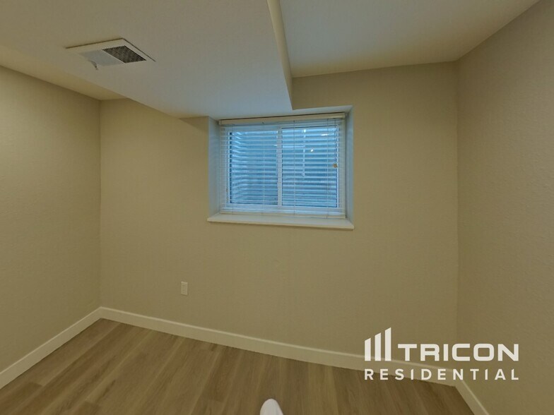 Building Photo - 4868 Irving Dr