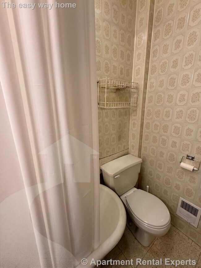 Building Photo - 250 Beacon St