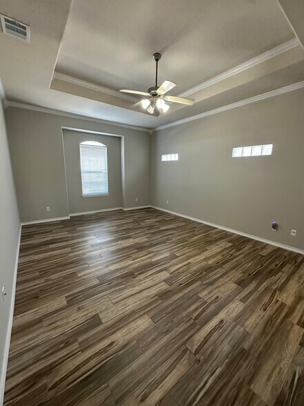 Building Photo - 15505 Palmira Ave
