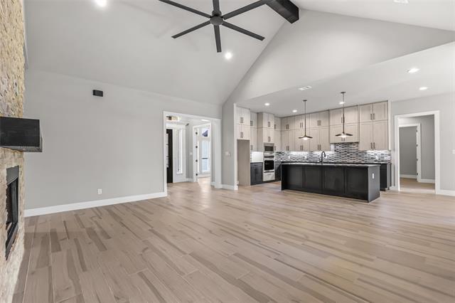 Building Photo - 1064 Glenoaks Dr