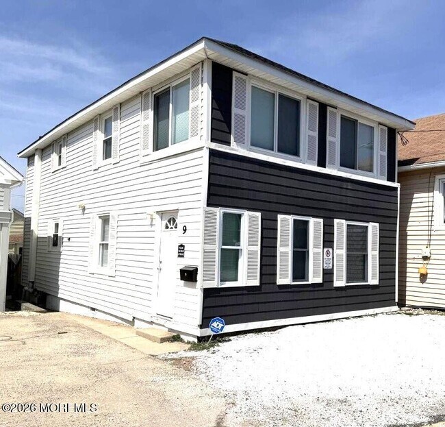 Building Photo - 9 Danby Pl