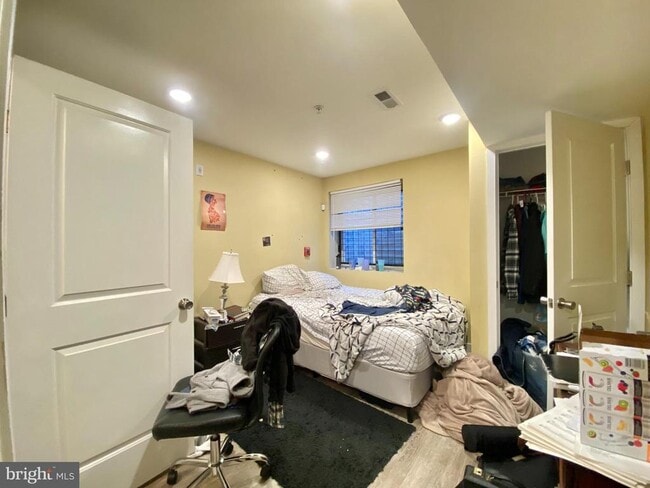 Building Photo - 2214 N Camac St