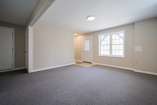 Building Photo - 127 Brook Rd