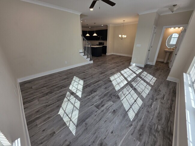 Building Photo - "Charming Kernersville Townhouse: Spacious 3-Bedroom Retreat with 2.5 Baths on Eastfall Street!"