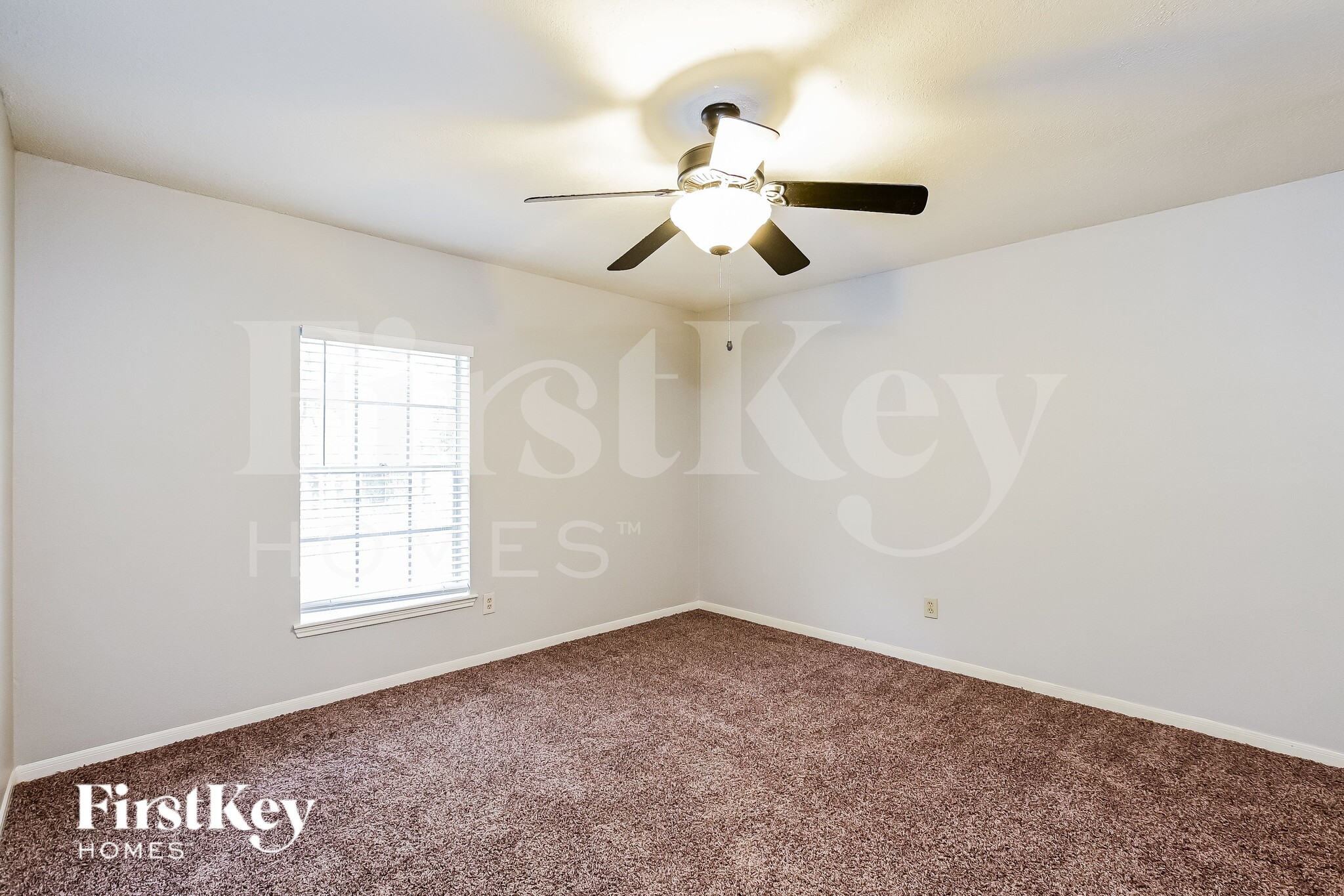Building Photo - 507 Richcrest Dr