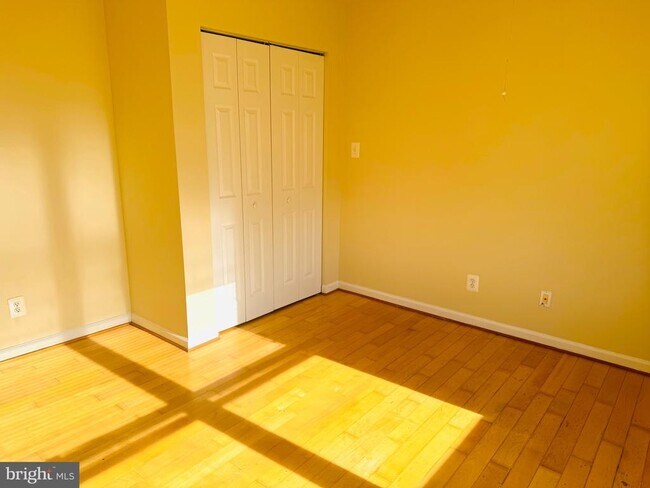 Building Photo - 45326 Stark Dr