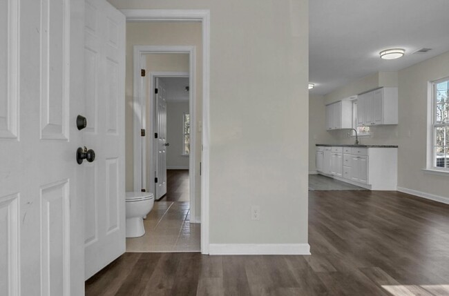 Building Photo - 3806 Dorsey Ave