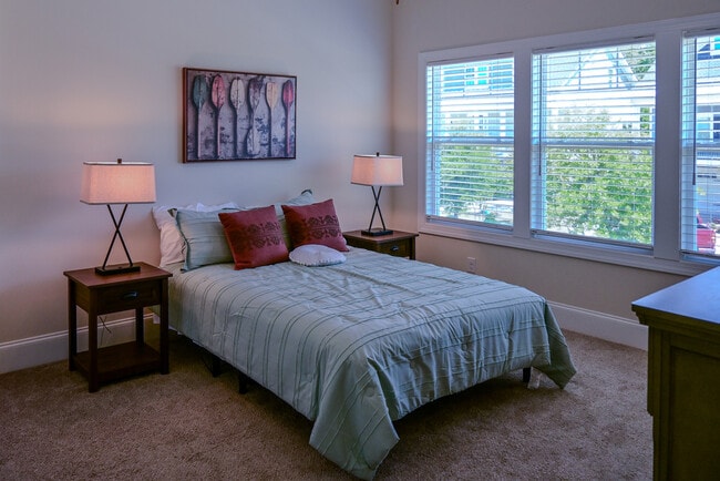 Building Photo - 1013 Marsh Vw Dr