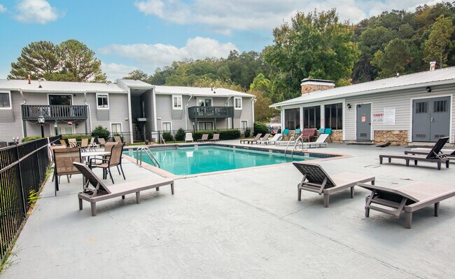 Building Photo - 1001 Woodland Vlg