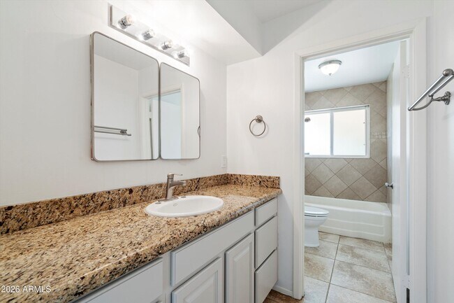 Building Photo - 2548 N 68th Pl