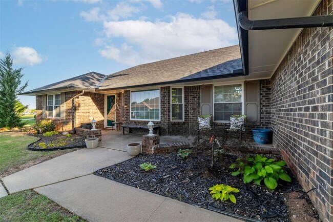 Building Photo - 4824 NW 73rd St