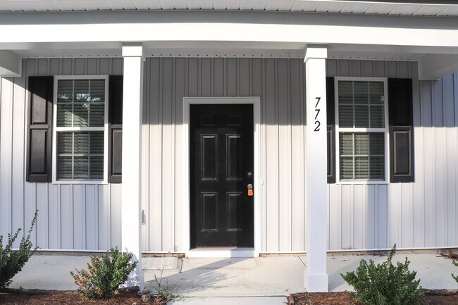 Building Photo - 772 Roberts Rd