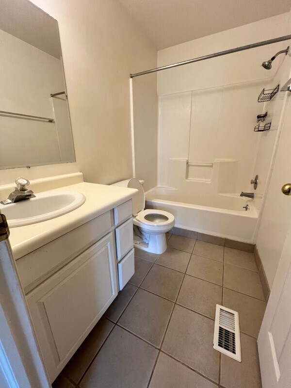 Building Photo - 682 N 400 W