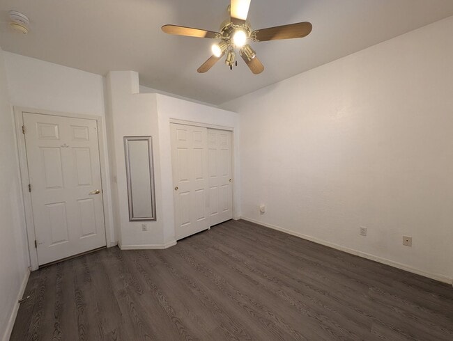 Building Photo - 3 Bedroom Home in the Crismon Crossing Com...