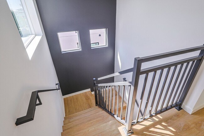 Building Photo - 4 Bed | 4.5 Bath | 2024 Construction | Tow...
