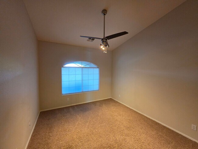 Building Photo - 2021 Lago Grande Cir