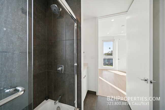 Building Photo - 4525 St Elmo Dr