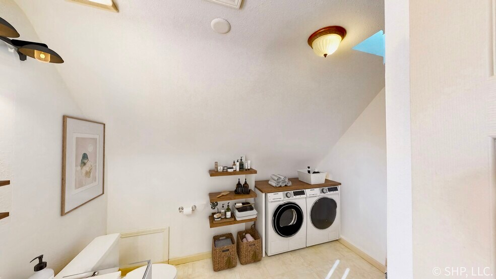 Laundry Hookups Available - 1221 S Henrietta St