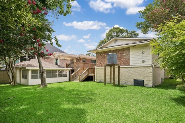 Building Photo - 4715 Braesvalley Dr
