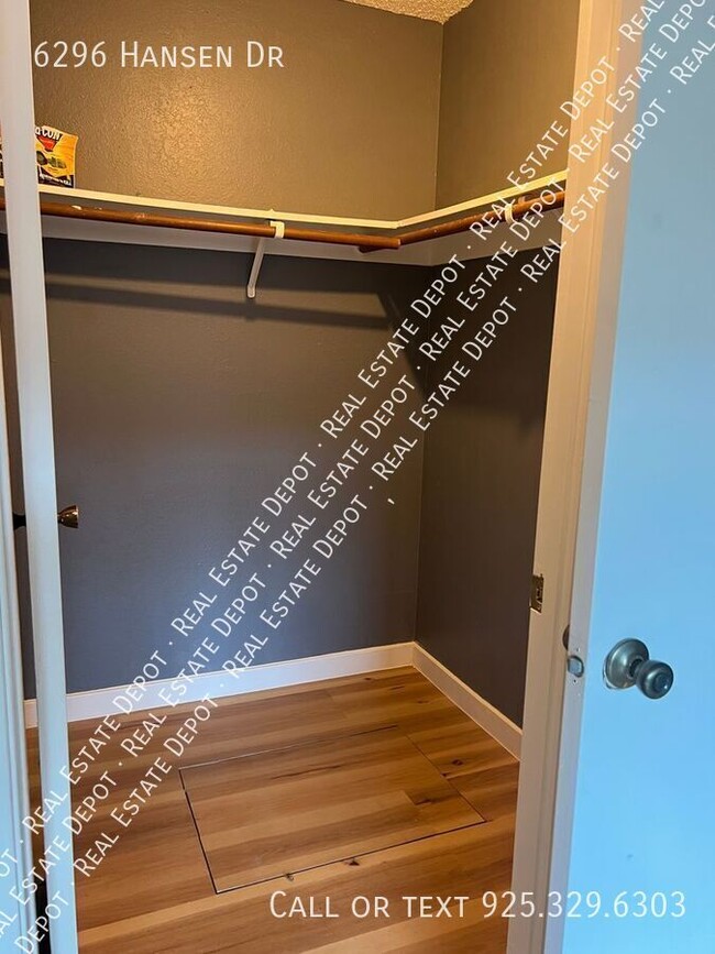 Building Photo - 6296 Hansen Dr